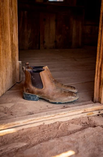 MEN'S ARIAT Brown BOOKER ULTRA WESTERN BOOT. BOTINE CUADRADO ARIAT