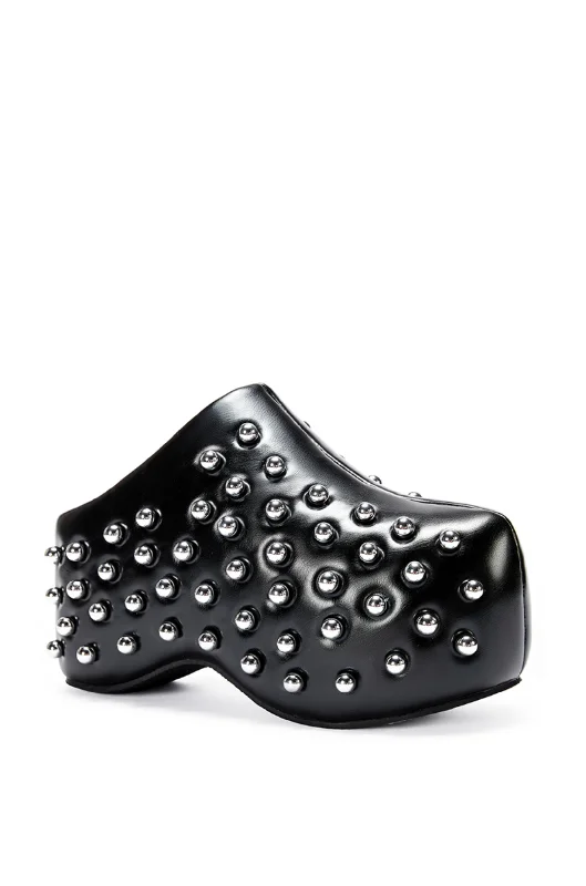 ROMESCO-BLACK STUDDED PLATFORM CLOG