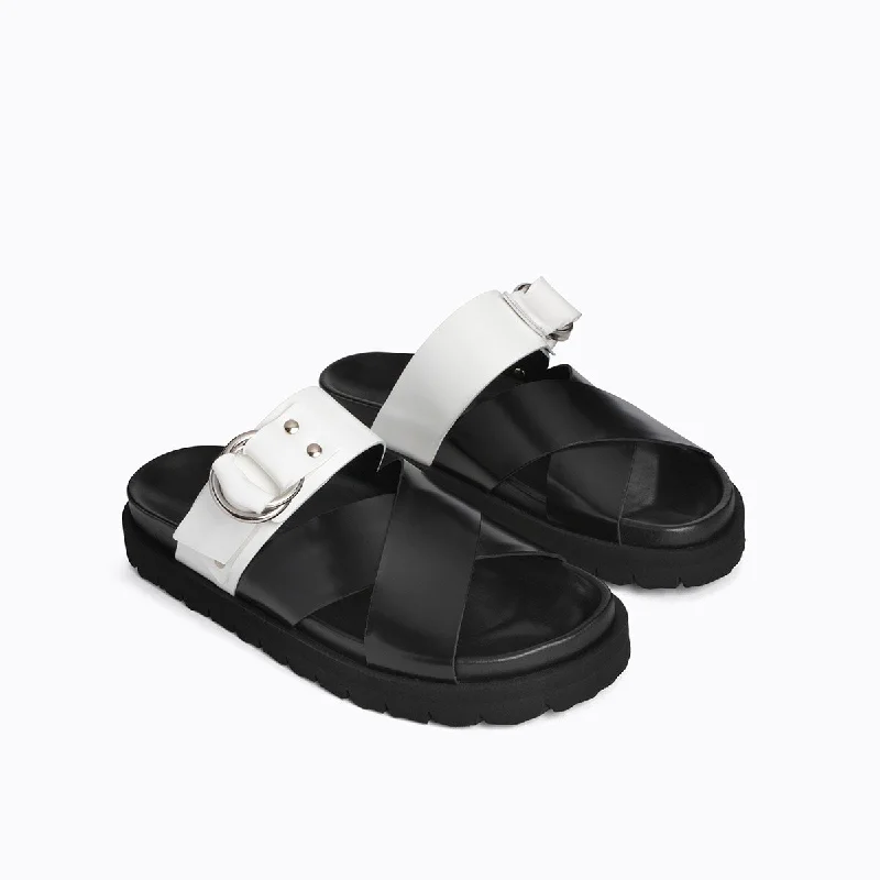 CROSS RIDER FLAT SANDAL