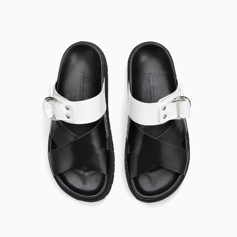 CROSS RIDER FLAT SANDAL