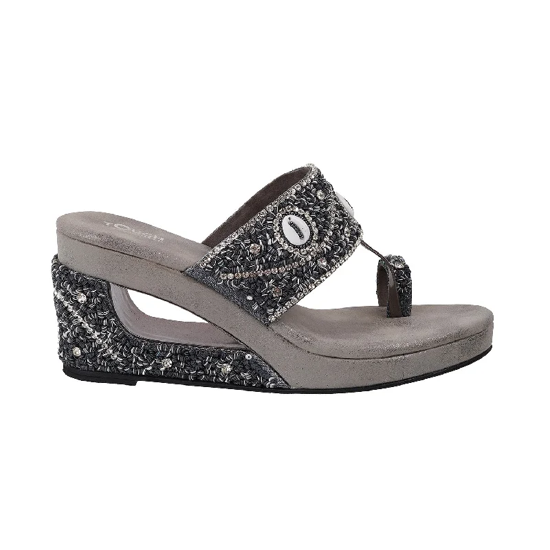 Stylish Women's Leather Slip-On Sandals With Chic Floral Accents