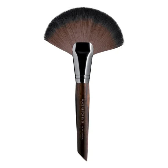 Powder Fan Brush - Large - 134